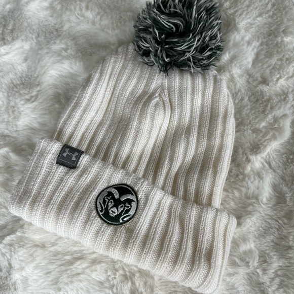 Michigan state college Under Armour OSFA white beanie with pom worn once - Picture 1 of 3